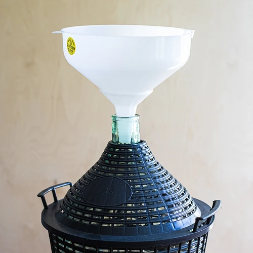 Bílý plastový trychtýř fi 25cm - 3