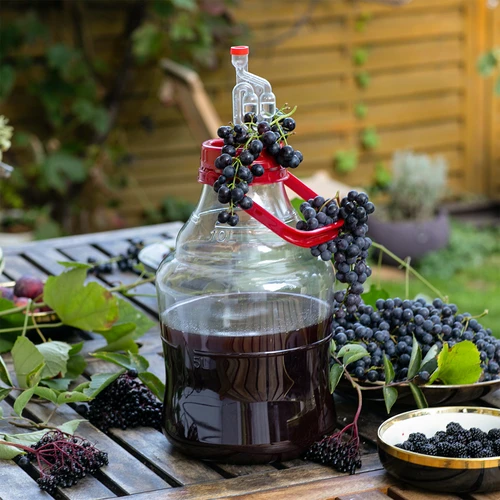 Lehký, nerozbitný balón na víno s držákem, 10 L - 8