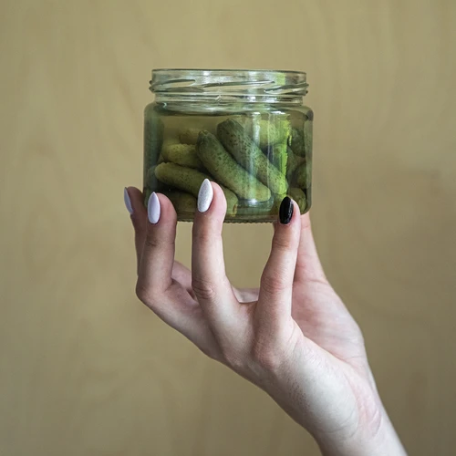 Nízká sklenice 330ml - s barevným víčkem fi 82/6, 6ks. - 8