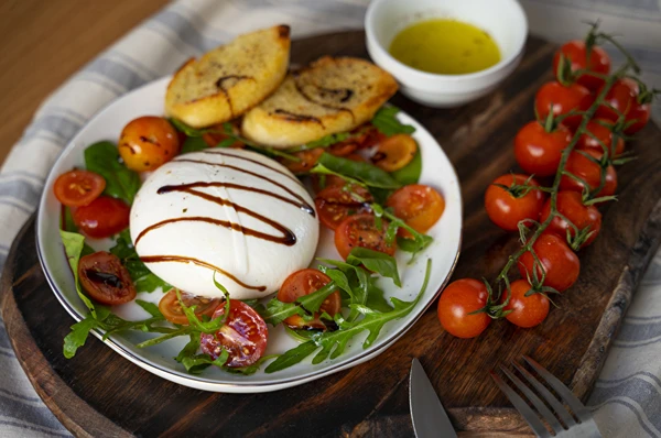 Domácí sýr typu mozzarella