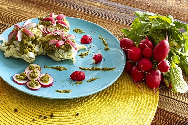 Pesto z ředkvičkových listů